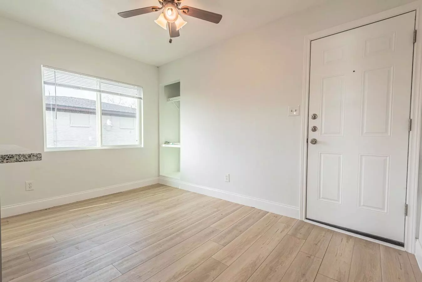 2303 Rosewood St #6 photo 4