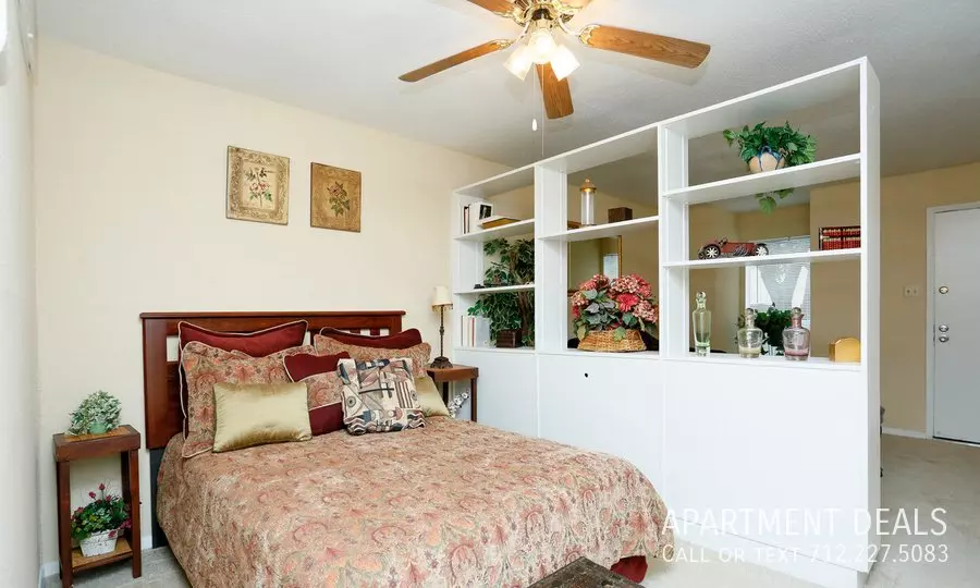 2306 Wilcrest Drive, Houston, TX 77042 photo 3