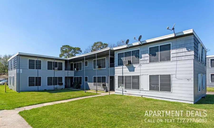 2325 Coral Street, Houston, TX 77012 photo 2