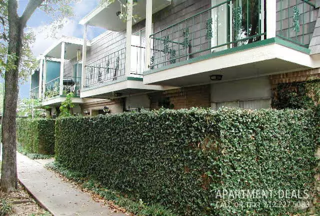2340 West 18th Street, Houston, TX 77008 photo 2