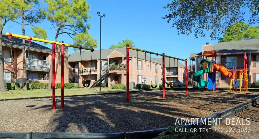237 Ashburnham Drive, Houston, TX 77082 photo 2