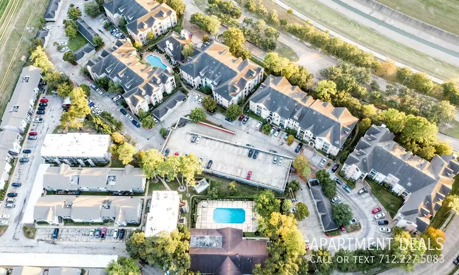 2406 Hackett Drive, Houston, TX 77008 photo 5