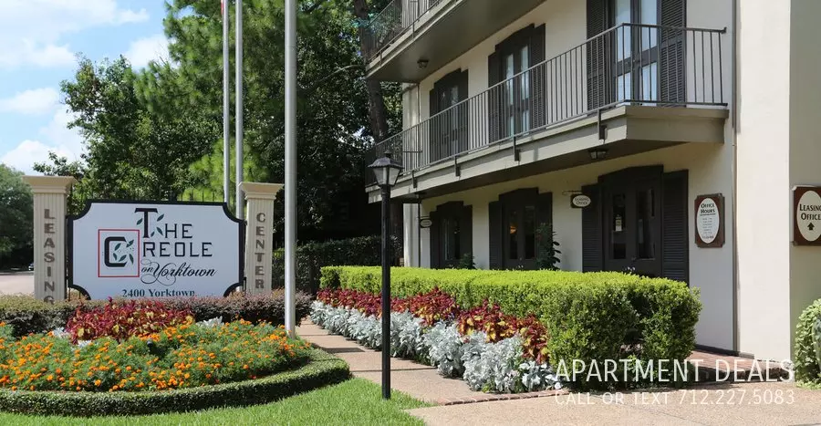 2406 Yorktown Street, Houston, TX 77056 photo 2