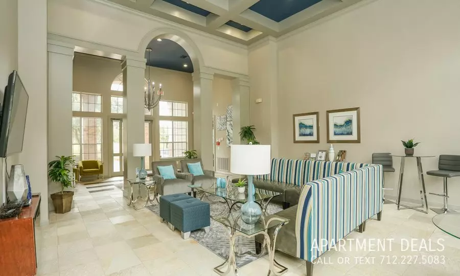 2430 East T C Jester Boulevard, Houston, TX 77008 photo 3