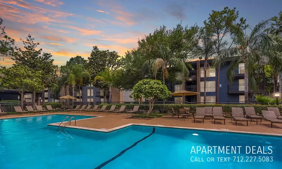 2430 South Voss Road, Houston, TX 77057 photo 2