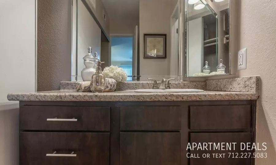 2430 South Voss Road, Houston, TX 77057 photo 4