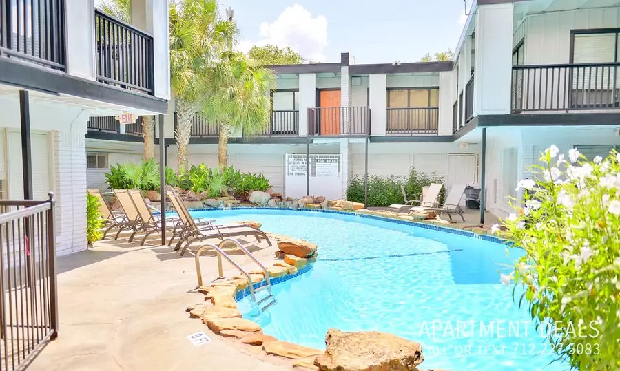 246 Marshall Street, Houston, TX 77006 photo 4