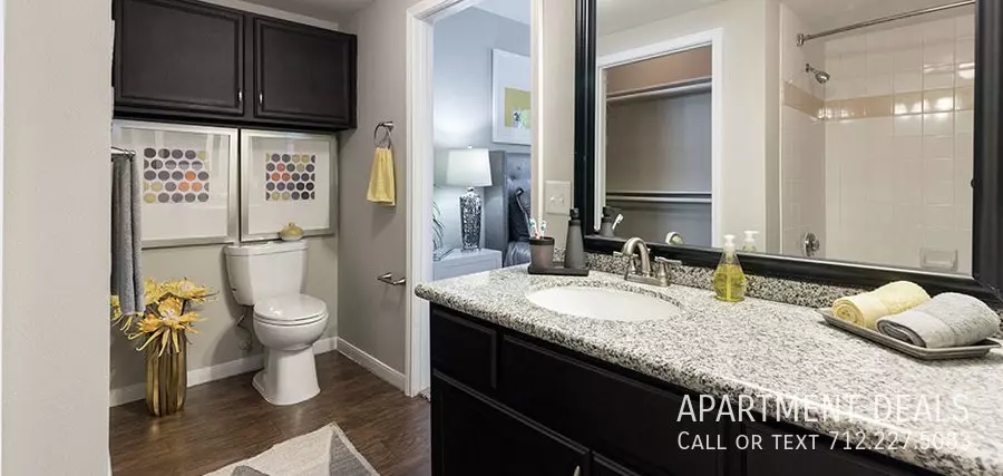 2506 Old Farm Road, Houston, TX 77063 photo 2