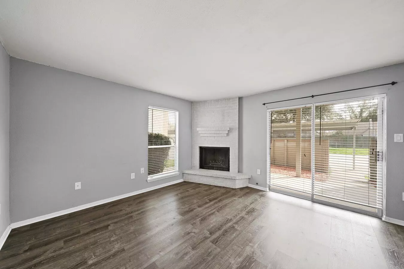 260 El Dorado Blvd photo 4