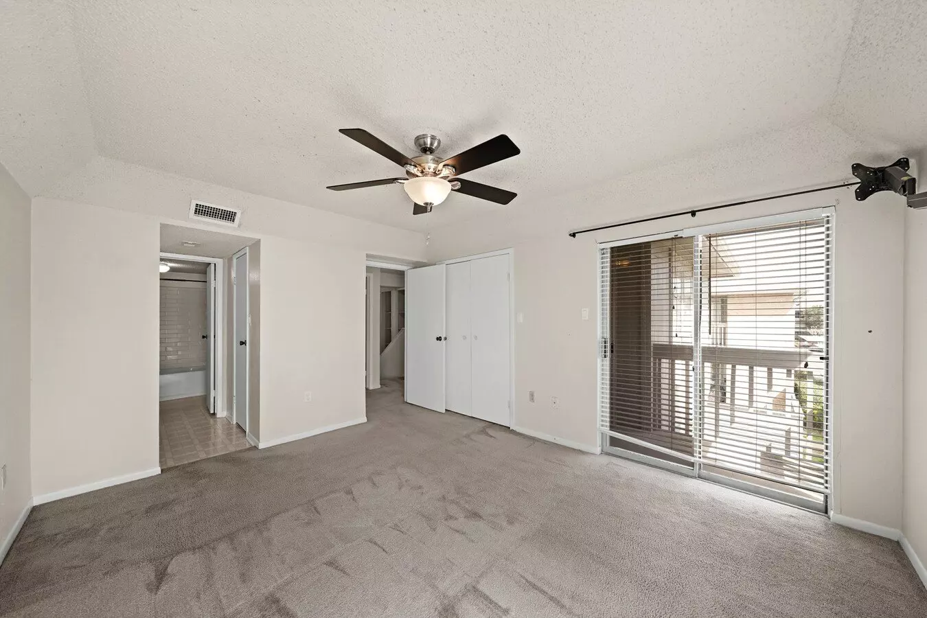 260 El Dorado Blvd photo 3