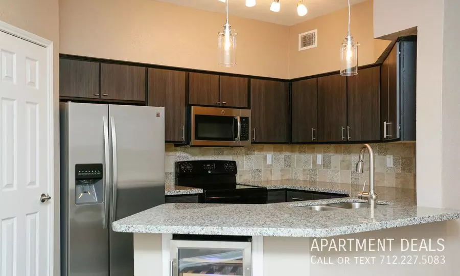 2656 Holly Hall Street, Houston, TX 77054 photo 4