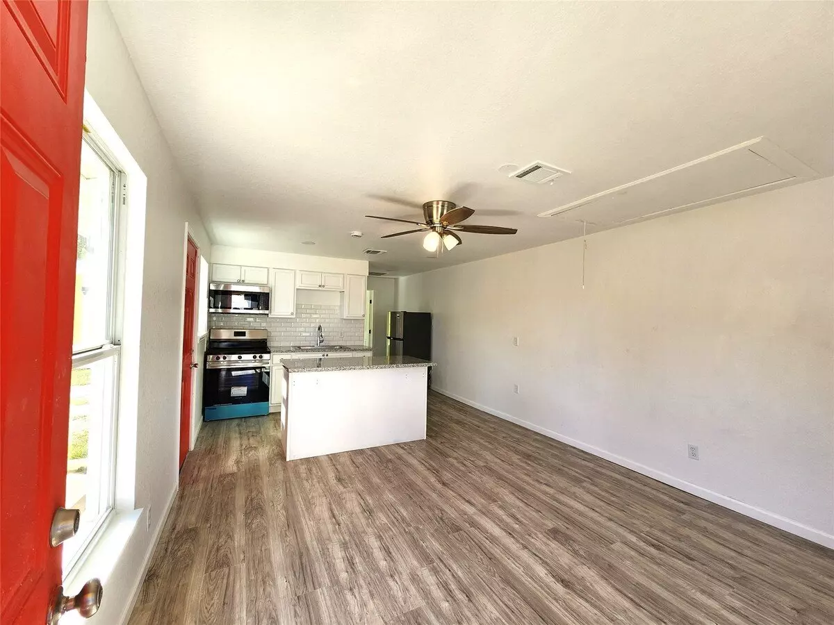 2706 1/2 Berry Street, Houston, TX 77004 photo 5