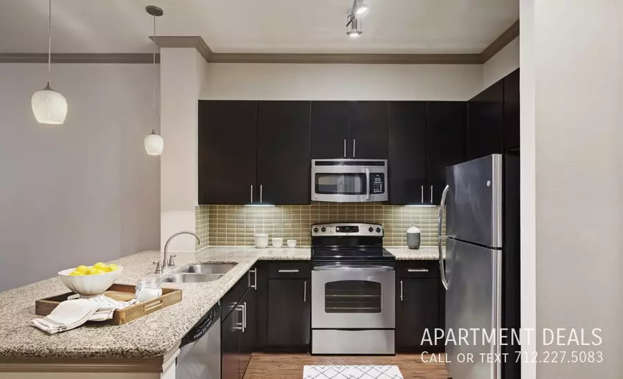 2706 Travis Street, Houston, TX 77006 photo 3