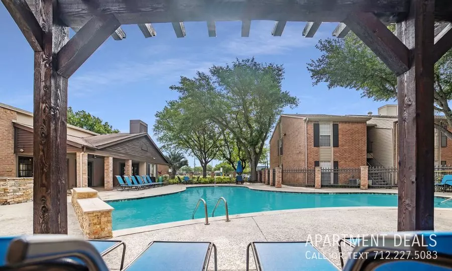 2806 South Dairy Ashford Road, Houston, TX 77082 photo 3