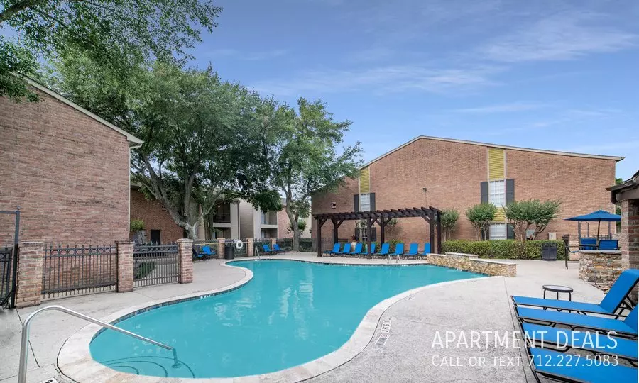 2806 South Dairy Ashford Road, Houston, TX 77082 photo 2