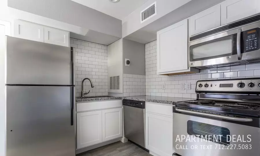 2813 Beauchamp Street, Houston, TX 77009 photo 2