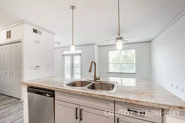 2814 South Bartell Drive, Houston, TX 77054 photo 3