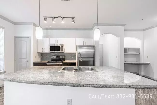 2814 South Bartell Drive, Houston, TX 77054 photo 5