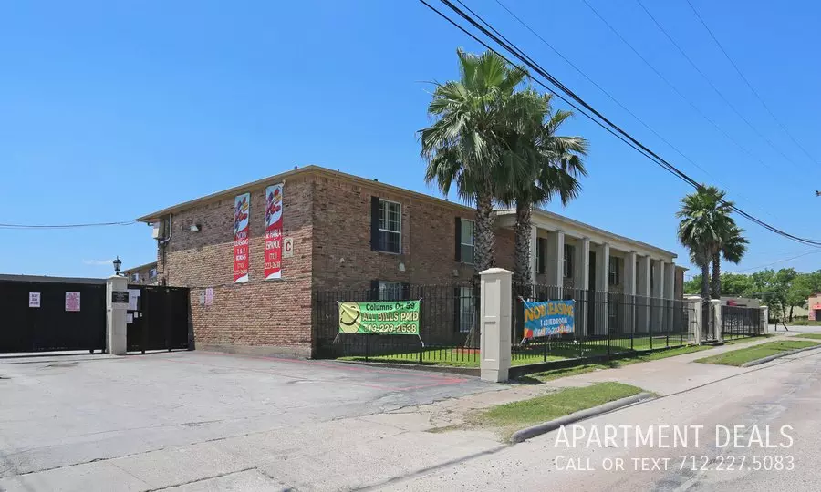2834 Collingsworth Street, Houston, TX 77026 photo 3