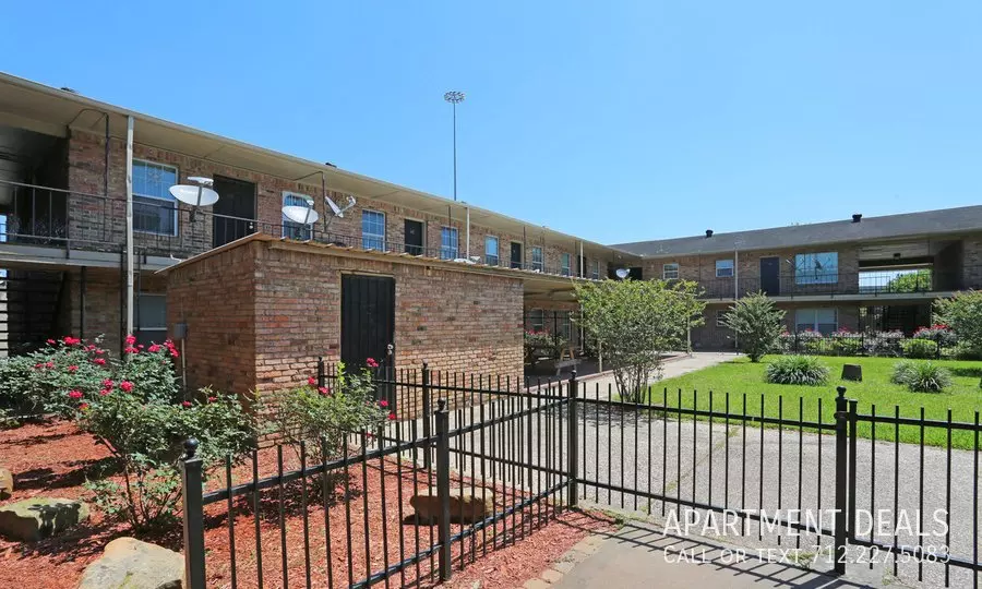 2834 Collingsworth Street, Houston, TX 77026 photo 4