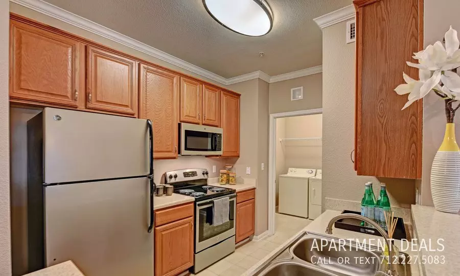 2846 Shadowbriar Drive, Houston, TX 77077 photo 2