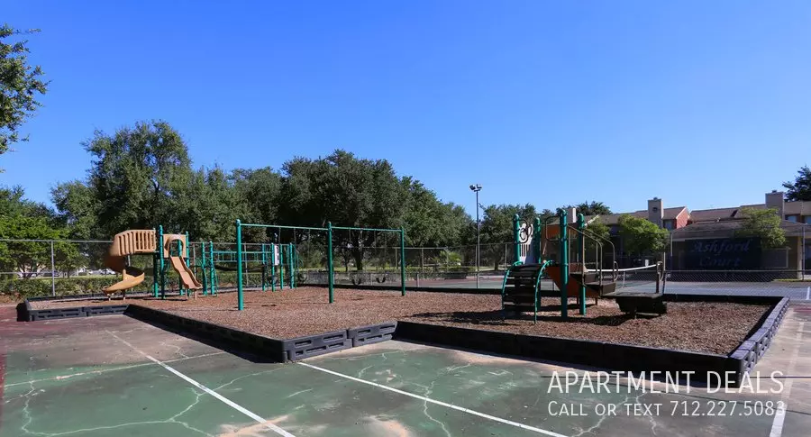 29 Ashford Point Drive, Houston, TX 77082 photo 2