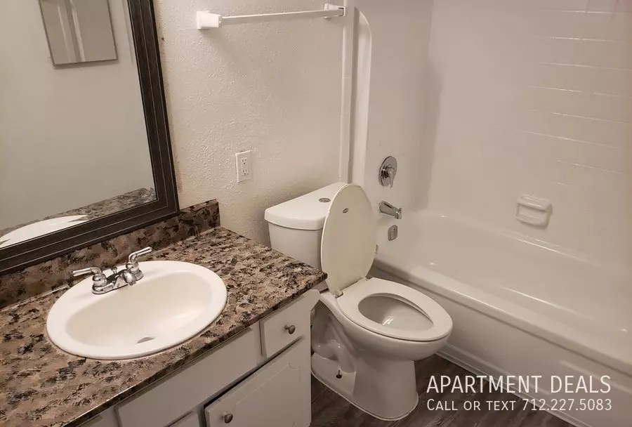 2931 North Becca Lane, Houston, TX 77092 photo 5