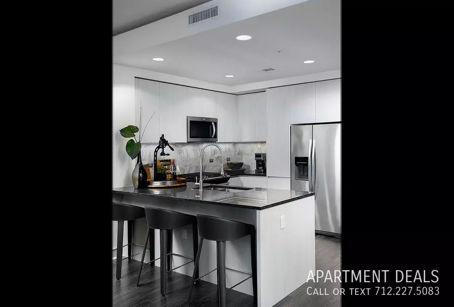 2936 Kirby Drive, Houston, TX 77098 photo 3