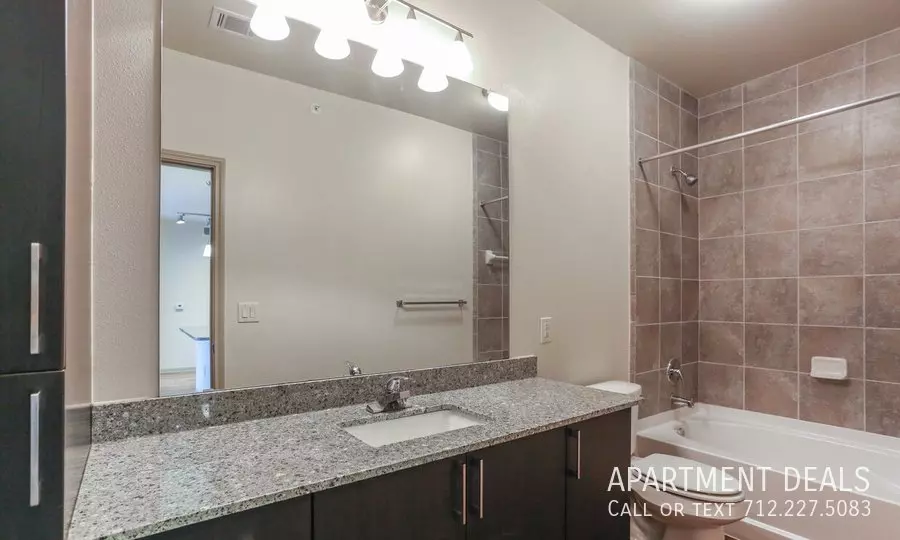 2936 Plum Creek Lane, Houston, TX 77087 photo 5