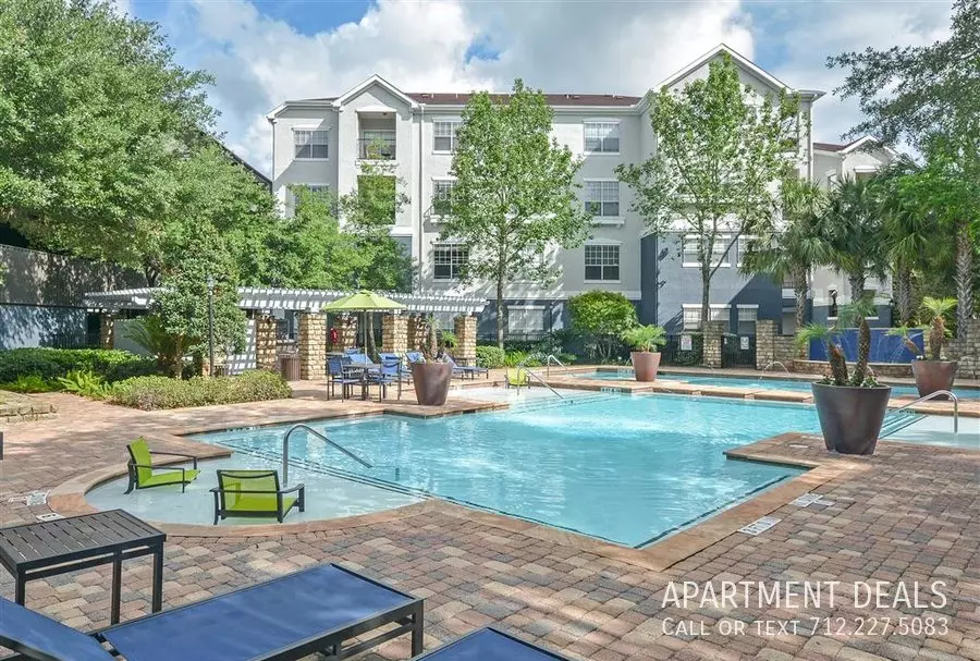 30 Hermann Park Court, Houston, TX 77021 photo 2