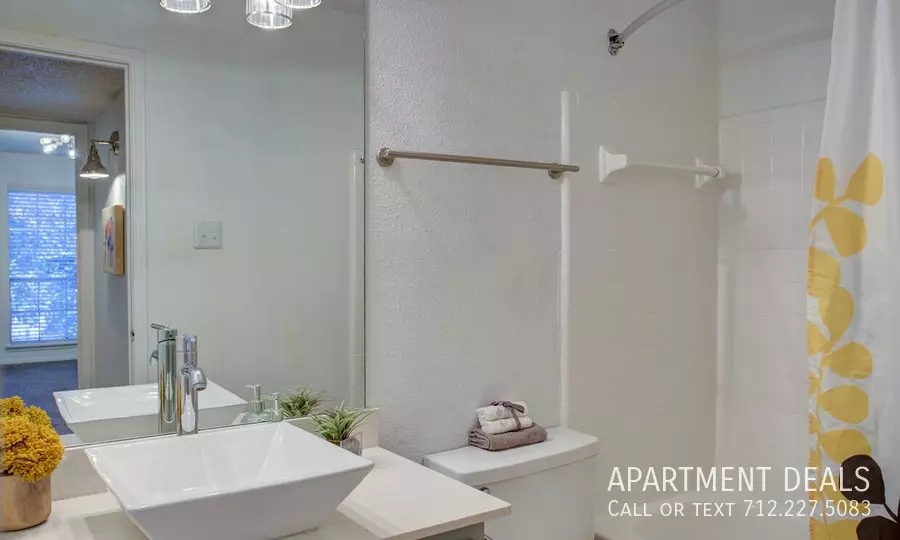 3007 Hillcroft Avenue, Houston, TX 77057 photo 5