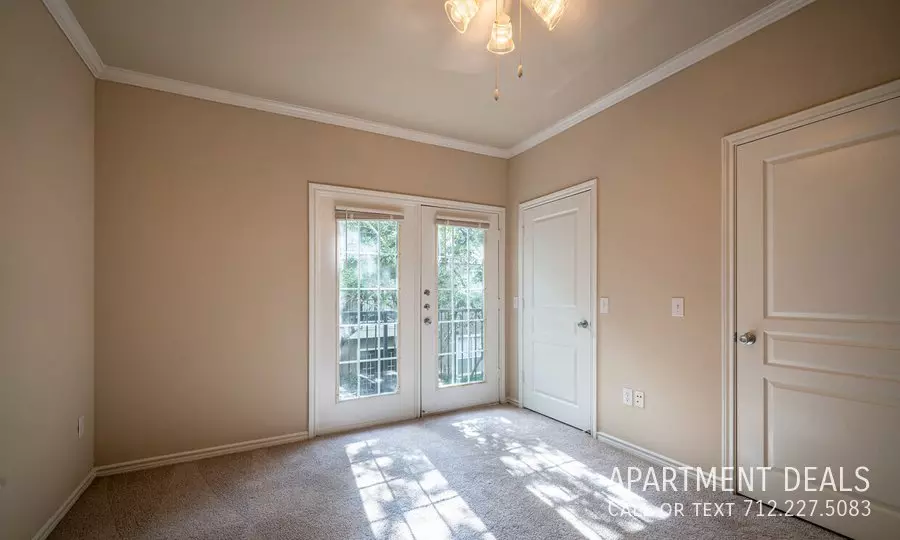 3009 Memorial Court, Houston, TX 77007 photo 2