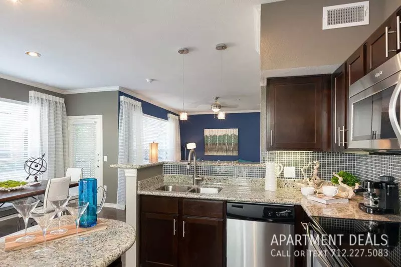 3009 Memorial Court, Houston, TX 77007 photo 5