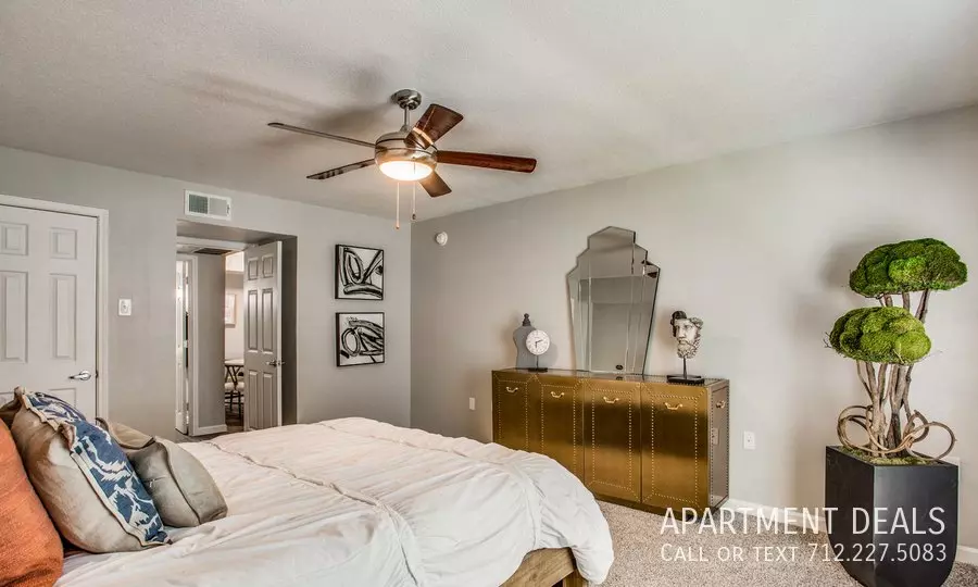 3027 Blue Bonnet Boulevard, Houston, TX 77025 photo 4