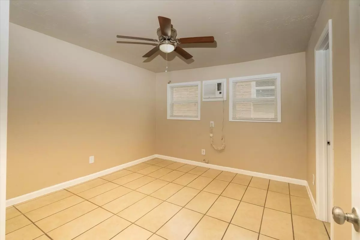 Golfcrest Apartments photo 4