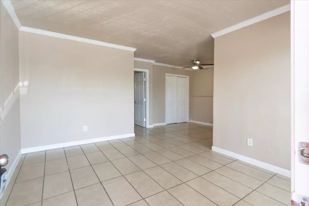 Golfcrest Apartments photo 3