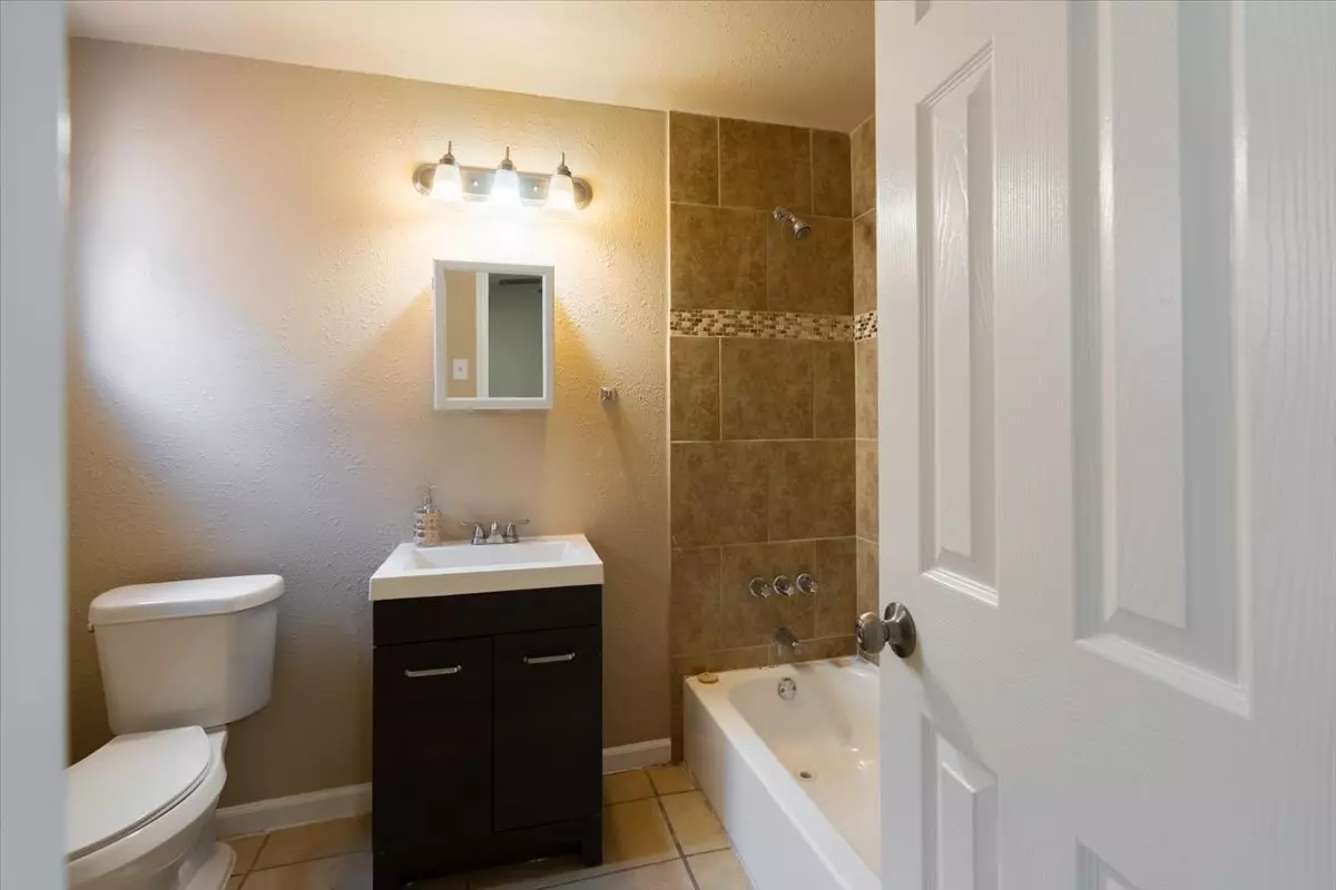 Golfcrest Apartments photo 5