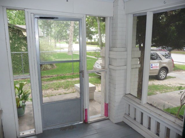 305 W 17Th St photo 3