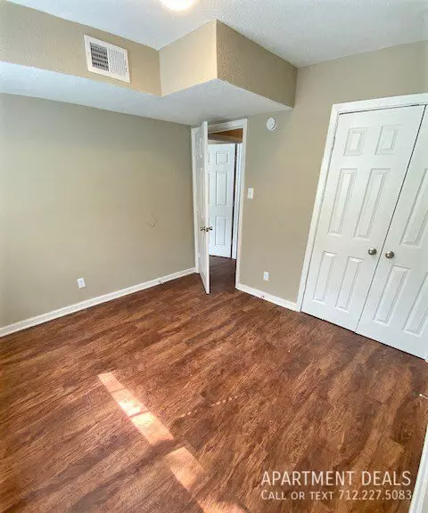 306 Victoria Drive, Houston, TX 77022 photo 4