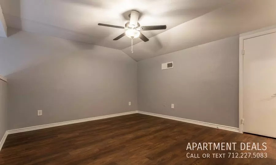 306 Woerner Road, Houston, TX 77090 photo 5