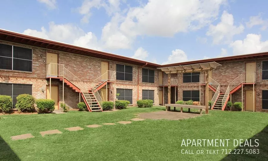 312 West Sunnyside Street, Houston, TX 77076 photo 4