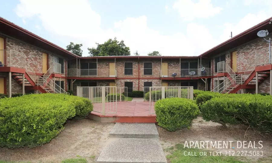 312 West Sunnyside Street, Houston, TX 77076 photo 3