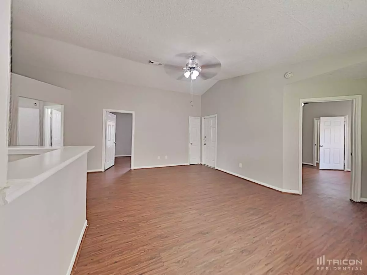 3122 Kelling Street, Houston, TX 77045 photo 2