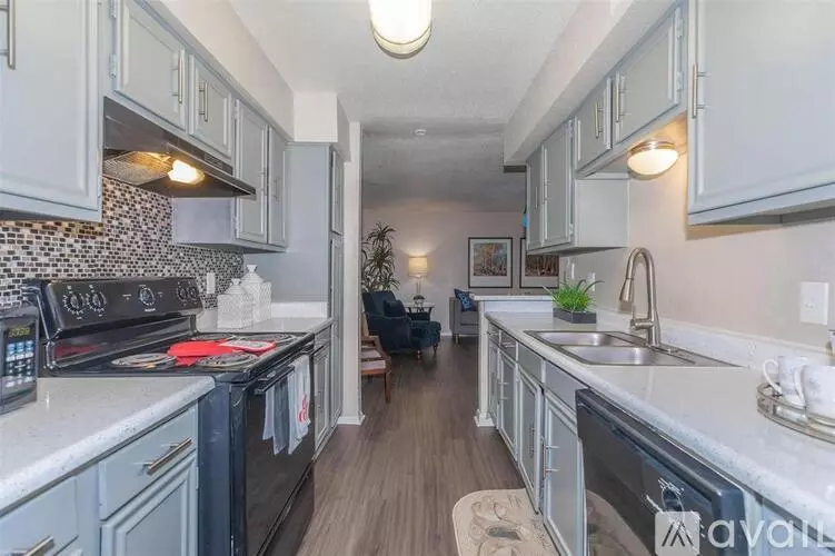 3125 Crestdale Dr Unit 2189 photo 3