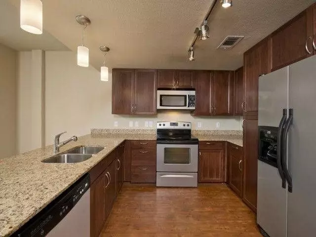 3132 Memorial Court, Houston, TX 77007 photo 2