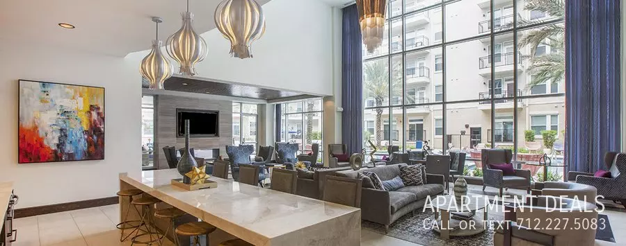 3137 W Loop photo 4