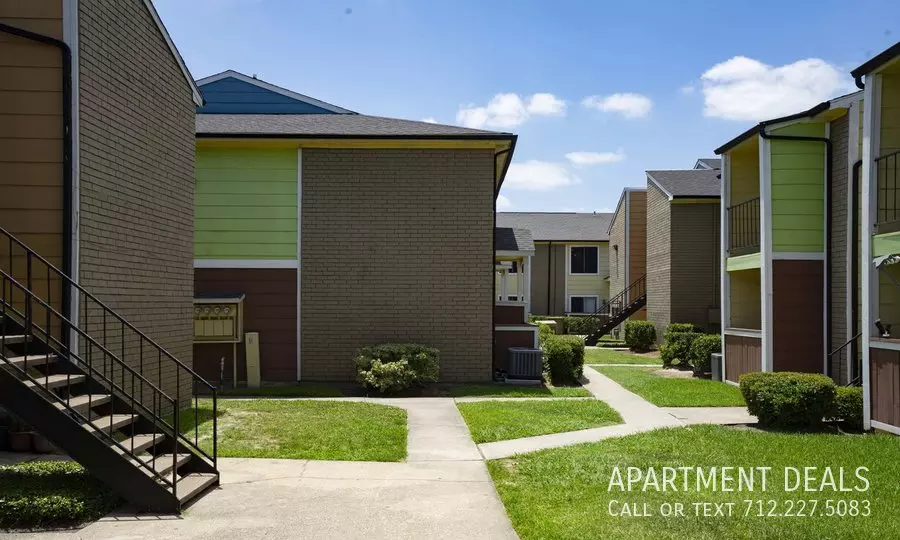 317 Highland Cross Drive, Houston, TX 77073 photo 2