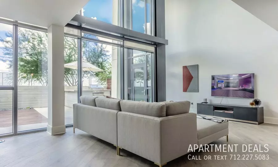 3206 Kirby Drive, Houston, TX 77098 photo 5