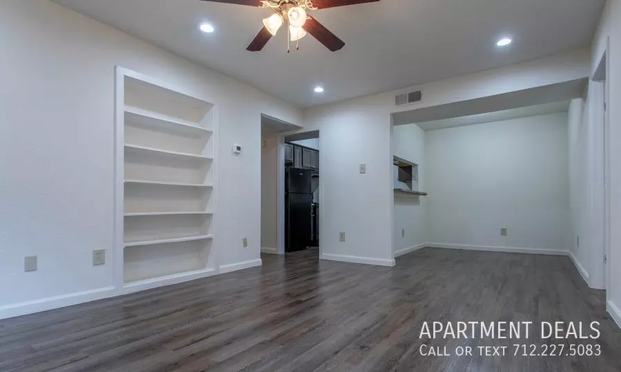 3206 Mangum Road, Houston, TX 77092 photo 2