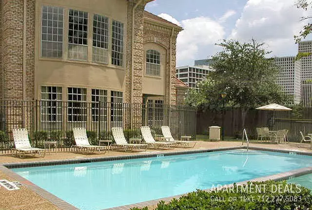 3226 Alabama Court, Houston, TX 77027 photo 2